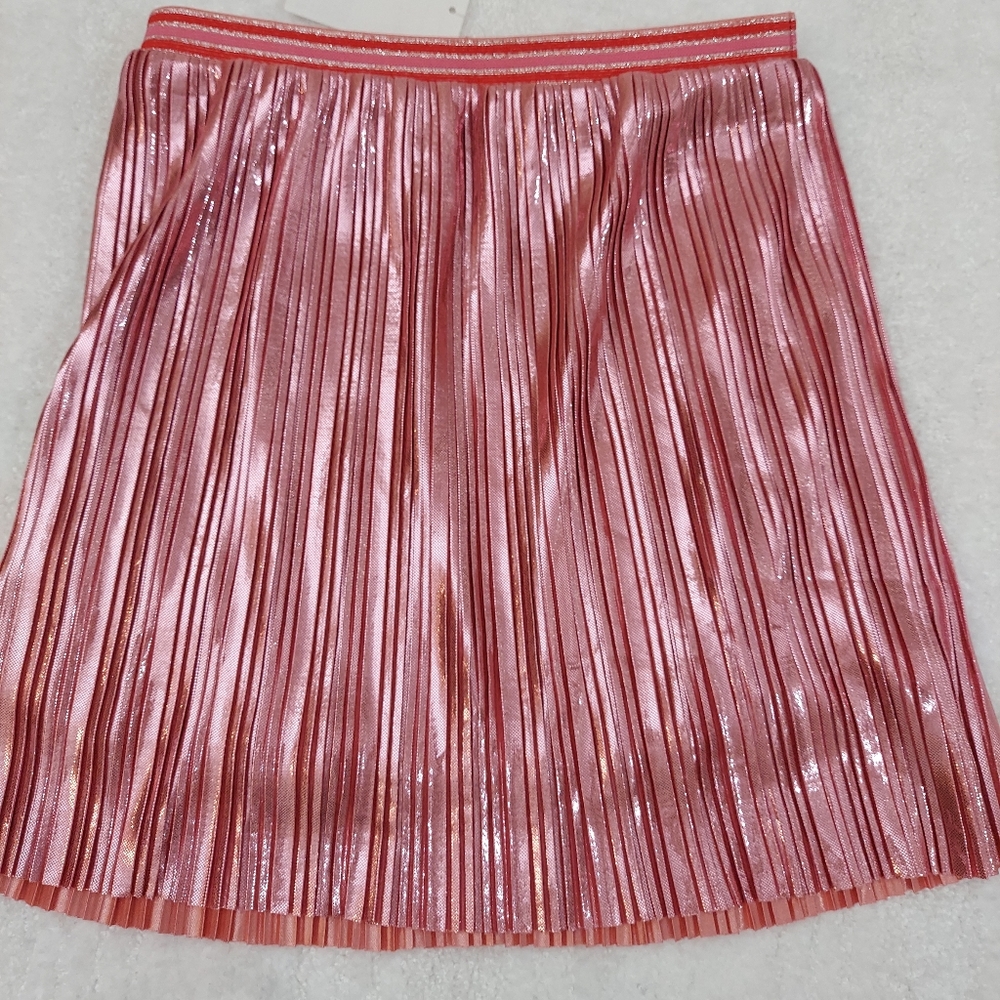 NWT. SHINY PULL-ON SKIRT. PINK. LINED. 6-8